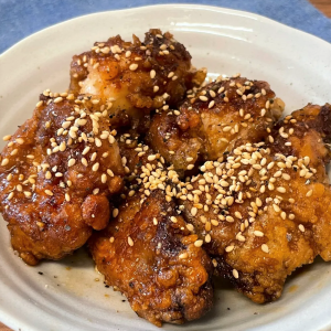 「鶏もも肉」はもう普通に焼かない。やみつき「名古屋風スパイシー唐揚げ」のつくりかた。
