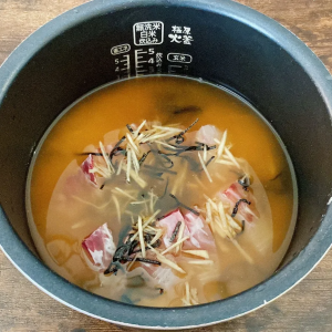 鯛は「刺身」を使って簡単に！炊飯器に材料を入れるだけ“鯛のお祝い炊き込みご飯”レシピ