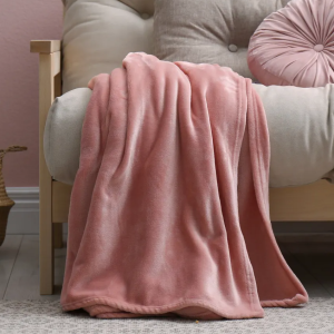 家にある「毛布」でコロンと丸いクッションをつくる方法