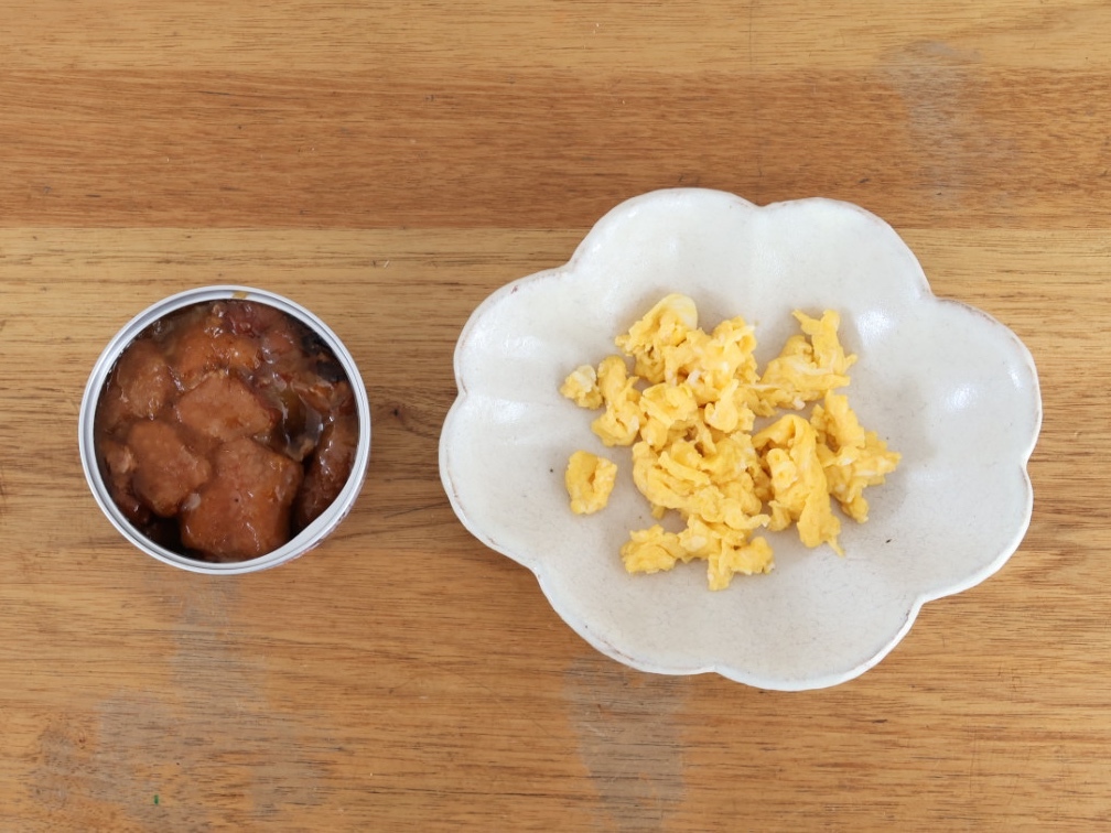ふわふわ「炒り卵」のおにぎりが至福！　「焼き鳥缶」のタレ味でどんどん食べたくなるレシピ