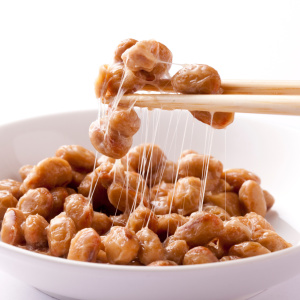 意外と知らない「納豆」のおいしい食べ方。混ぜるとおいしい納豆に合う“定番缶詰”とは