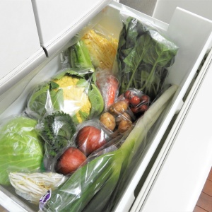 買った野菜を袋のまま野菜室へ…はNG。野菜室の「NG行動」と「キレイに保つ3つの工夫」