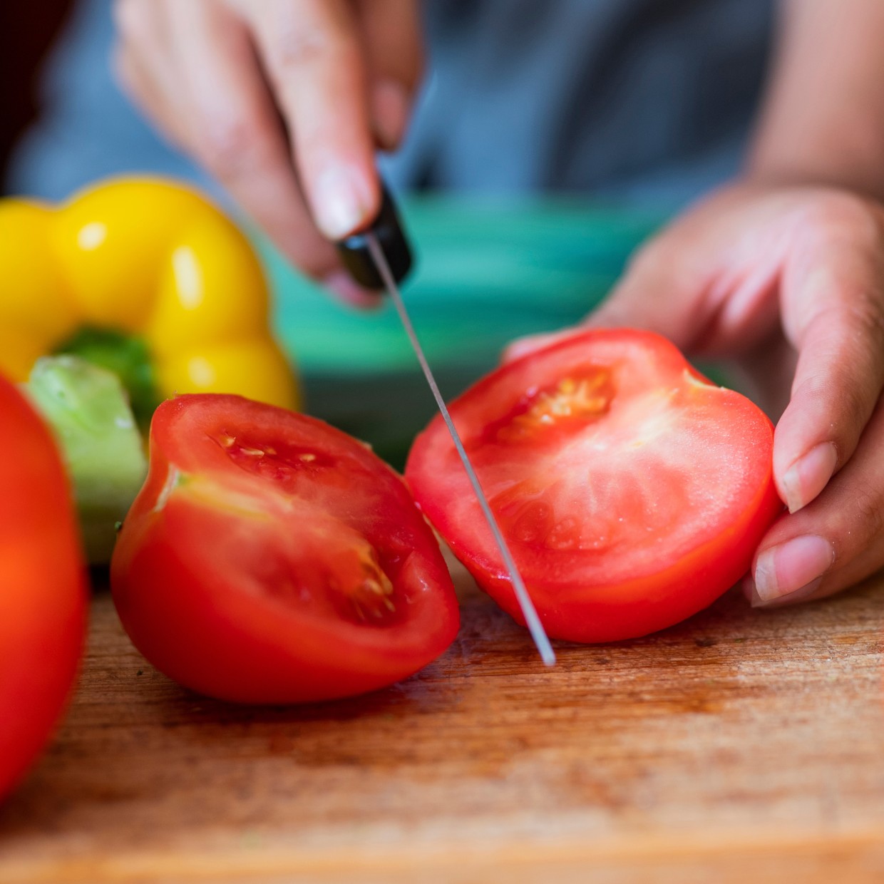  「トマト」そのまま食べるだけじゃ損。意外と知らない“トマトのおいしいレシピ3選” 