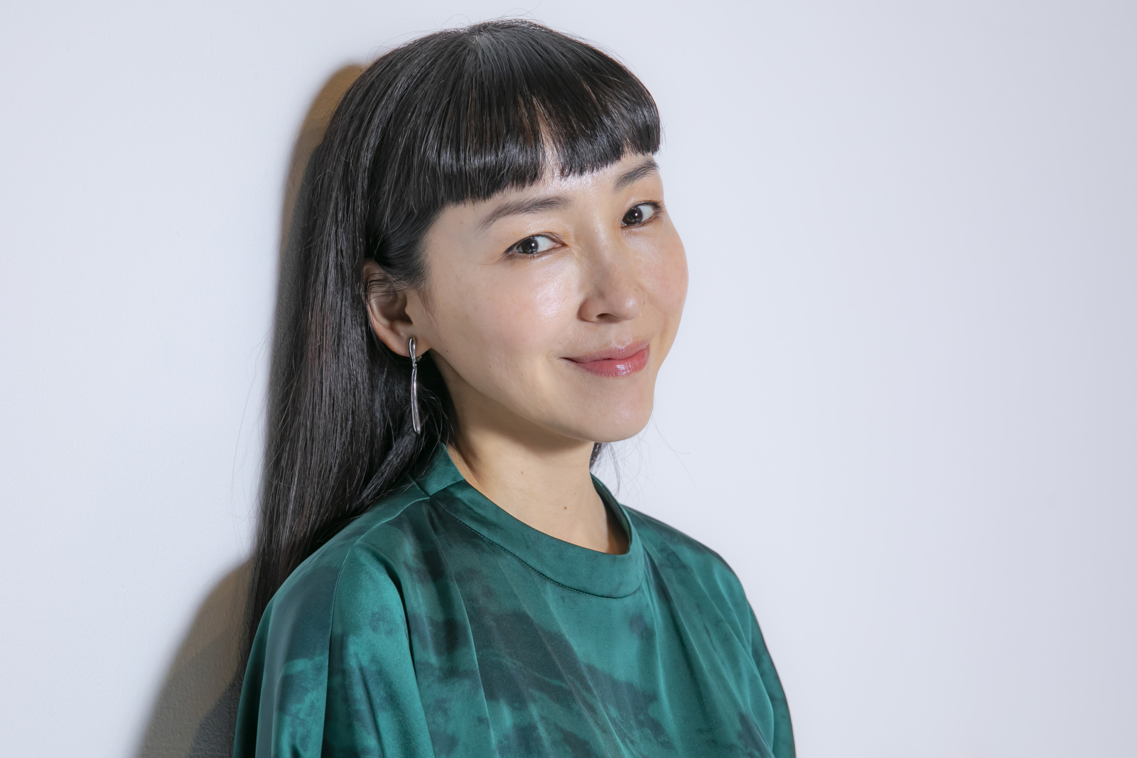 麻生久美子さん「生きていることが幸せ。当たり前じゃない。」子育て・仕事・人間関係についてインタビュー