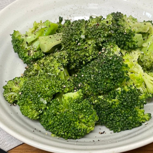 もう「ブロッコリー」は茹でない。普通のブロッコリーをたった10分でおいしく食べる方法