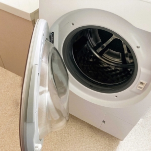 すぐに蓋をしめるのはNG。「ドラム式洗濯機」でやってはいけない“7つのNG行動”