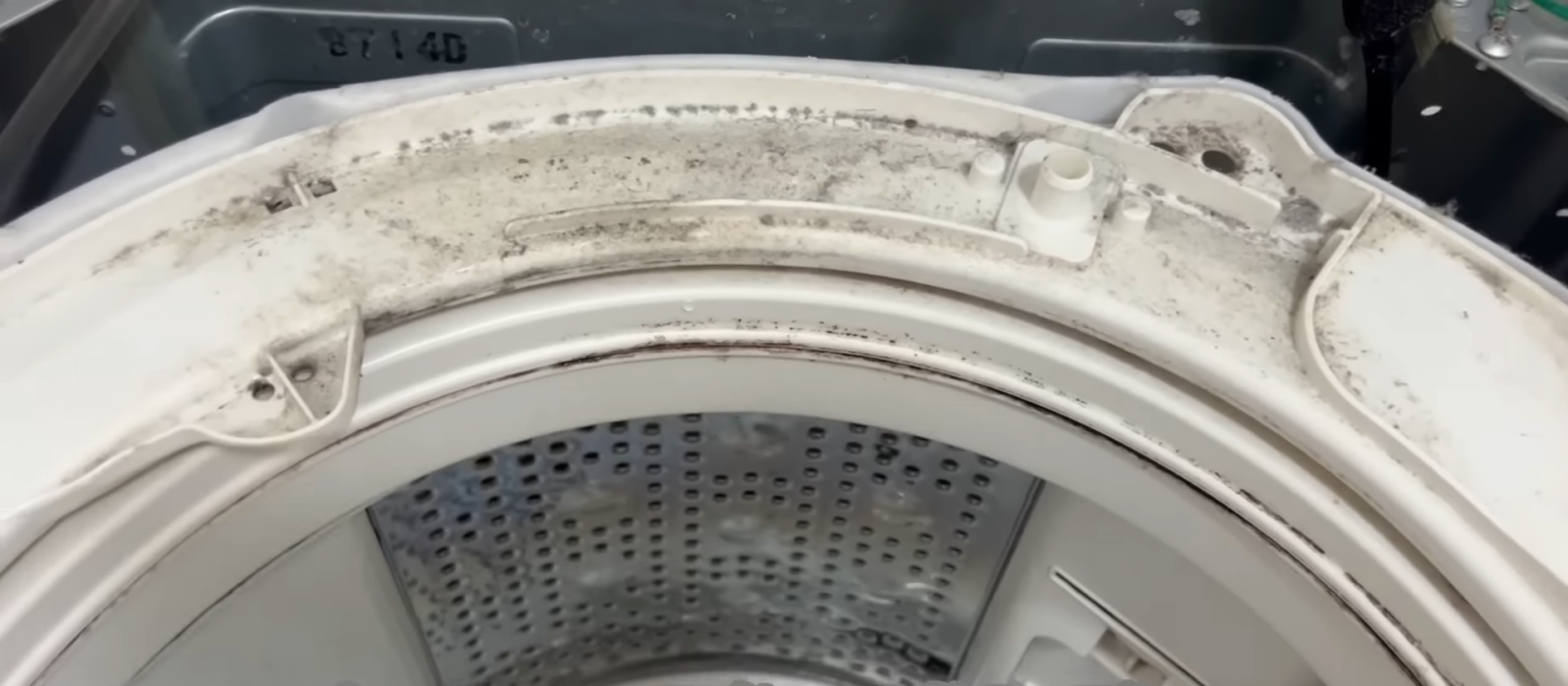 汚れがついた洗濯槽