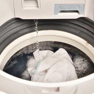 洗濯機「水量を自動」で洗うのは損。覚えておきたい“服のシワを防ぐ5つの洗濯術”