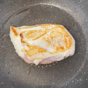 「鶏むね肉」でふっくらやわらかな“ヘルシーローストチキン”の作り方
