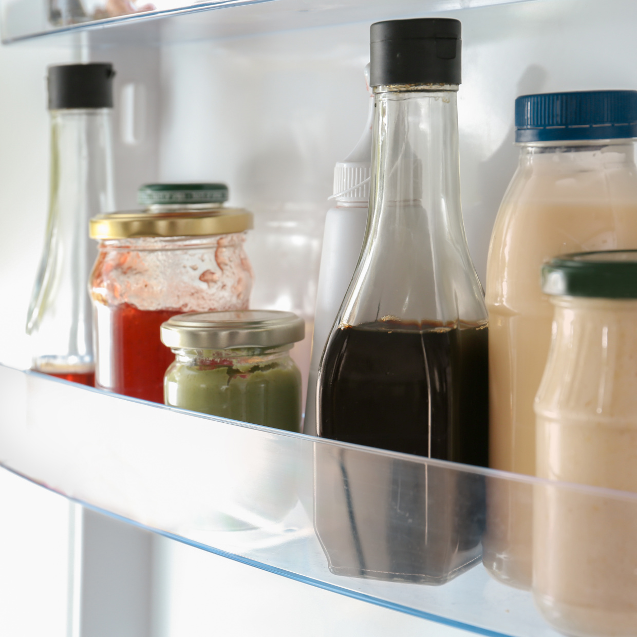  冷蔵庫で保存はNG。意外と知らない「常温保存すべき3つの調味料」 