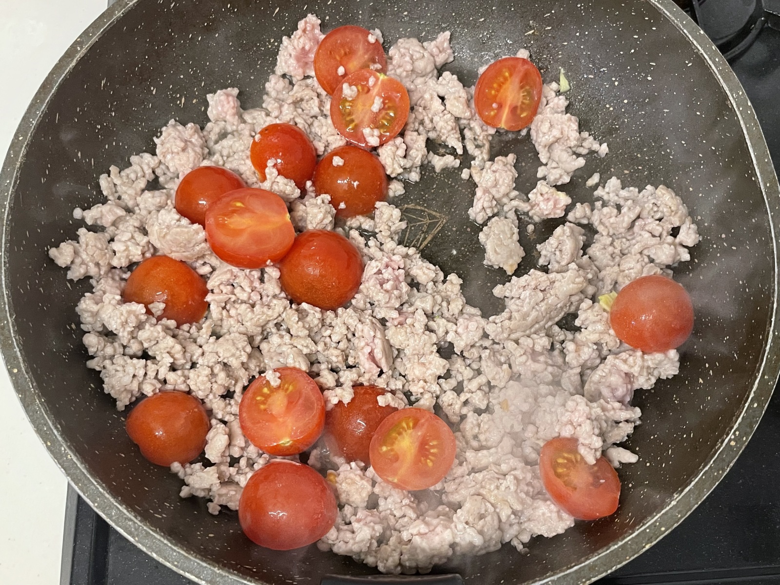 ひき肉とミニトマトのミートソース風炒め