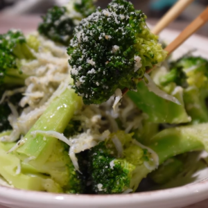 「ブロッコリー」と一緒に食べると“骨を健康にする２つの食材”とは【健康レシピ】