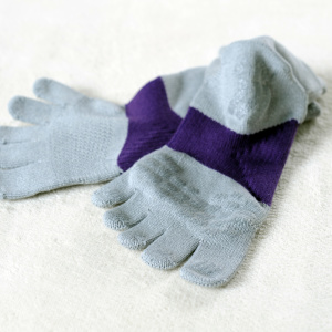 使い古した「5本指靴下」捨てたら損！“意外なもの”と組み合わせた便利な活用術とは