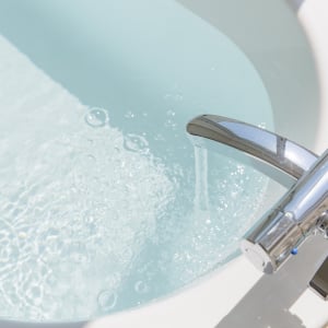ストレスなくできる。「水道代が少ない人」の“お風呂の節水習慣”