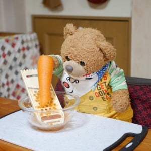 冷蔵庫に「にんじん」が余っていたら作ってほしい！モッチリ餅食感がやみつき【くまくんのにんじんレシピ】