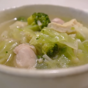 【胃腸・肝臓を元気に】「ブロッコリー」と一緒にスープに入れると食べ過ぎに効く“アブラナ科の野菜”とは