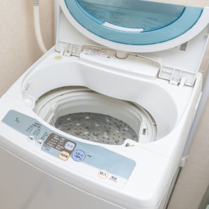 「洗濯機」の掃除で使うのはNG！故障や詰まりの原因になる“意外な3つのお掃除アイテム”とは？