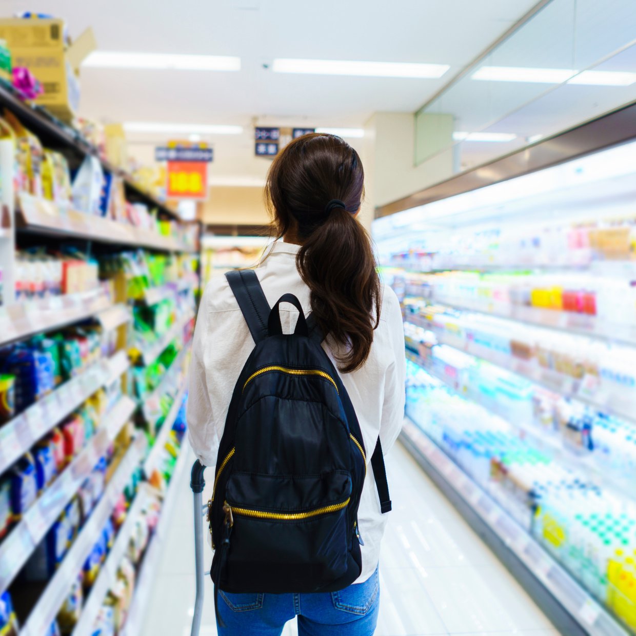  意外と食費が変わる。「食費が少ない人」が行っている節約につながる“スーパーのお得な時間” 