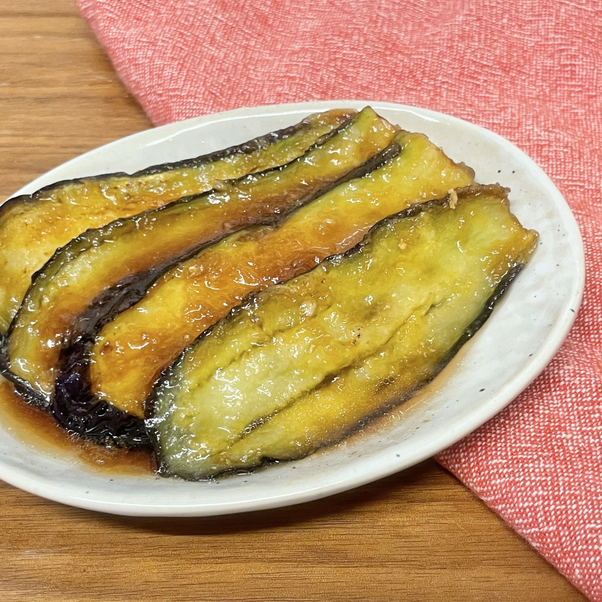  お肉じゃなくてもメイン級のおいしさに！「なす」の意外な食べ方【食物繊維・カリウムが豊富】 