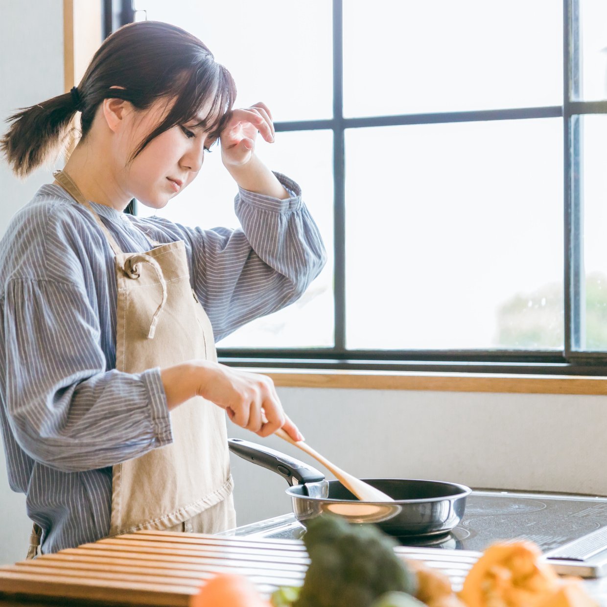  灼熱のキッチンがつらい…。夏でも自炊が続く“時短＆節約術”【5人家族・月の食費2万円台の達人に学ぶ】 