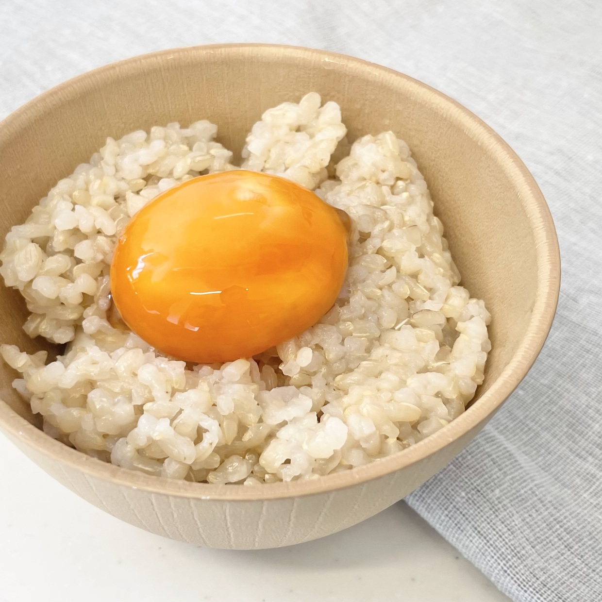  「卵黄」をめんつゆに漬けるだけで絶品卵ご飯「クセになるおいしさ！」「毎日食べたい！」 