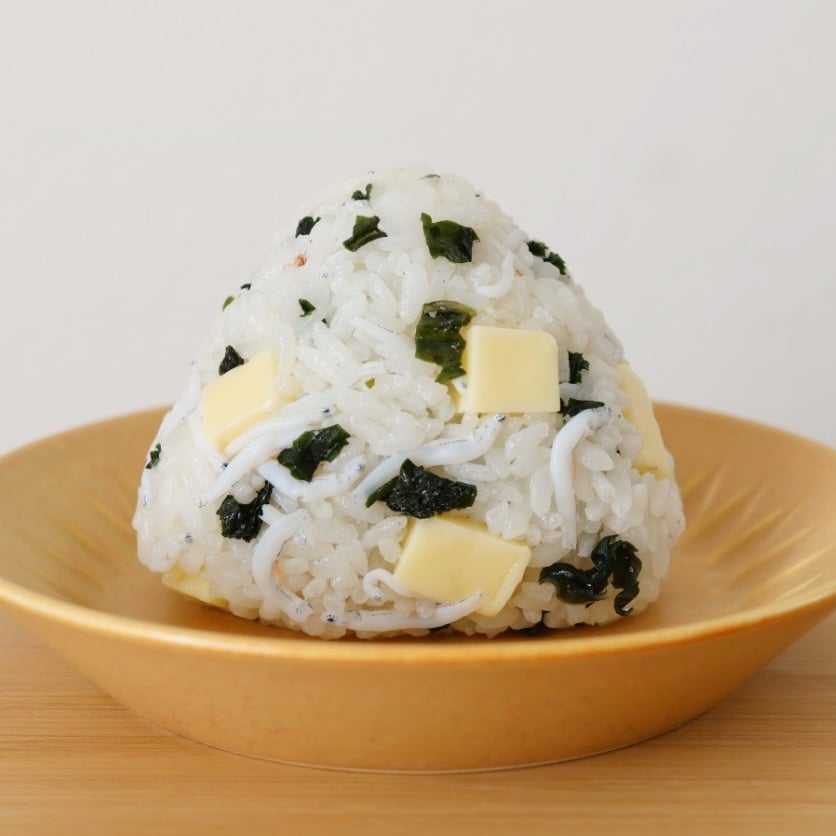  腸が整う栄養満点おにぎり。懐かしい味わいになる“食物繊維たっぷり”の食材とは 