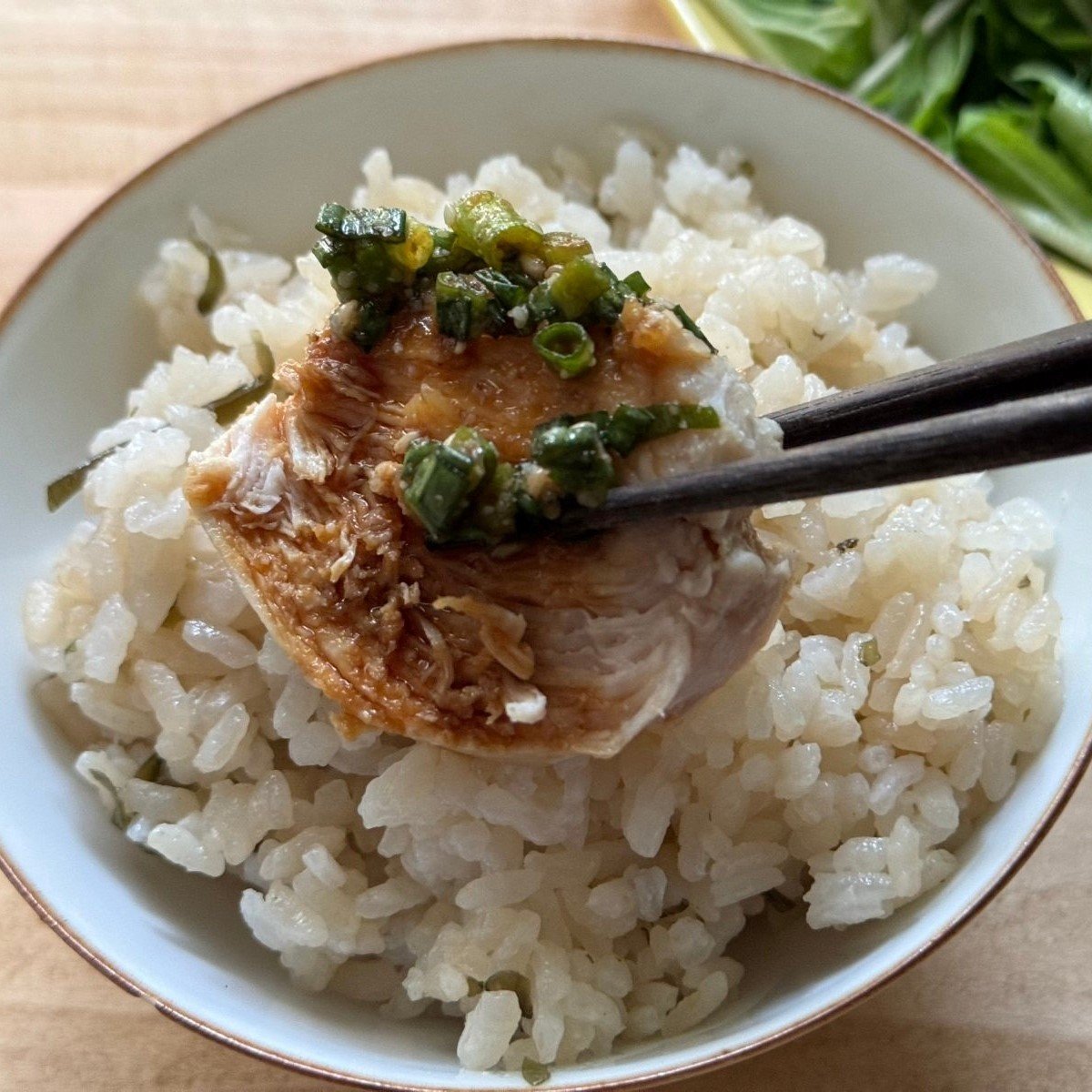  鶏むね肉があったら作って！「炊飯器」に入れてスイッチ押すだけ！高たんぱくおかずとご飯を同時に作る方法 