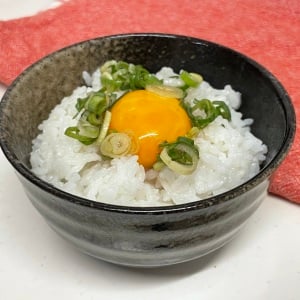 一度食べたらやみつきになる！「卵黄」を漬けるだけ“絶品ダレ”のつくり方