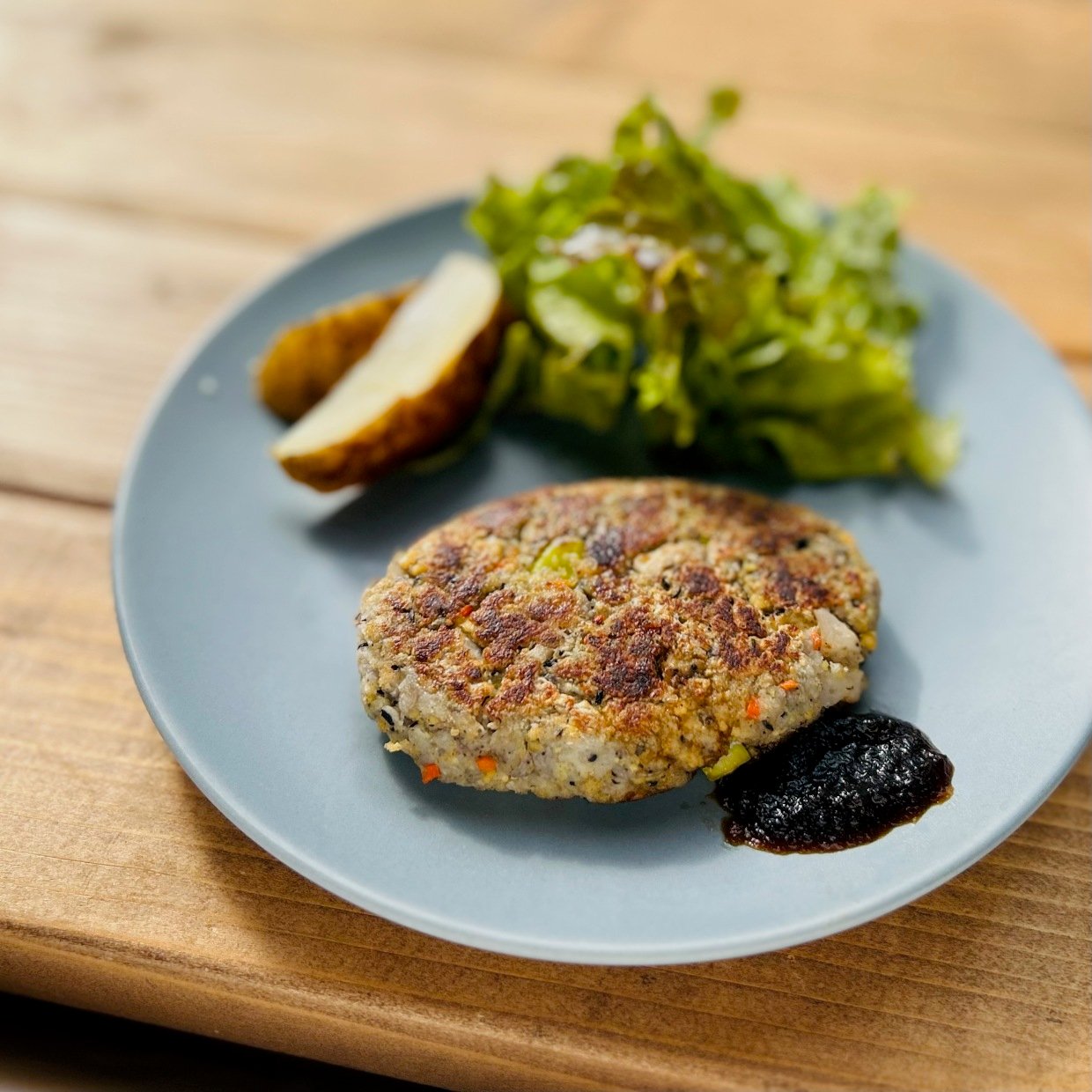  「コンビニの豆腐バー」はそのまま食べない！たった2つの食材で本格ハンバーグの完成「お店の味みたい！」 