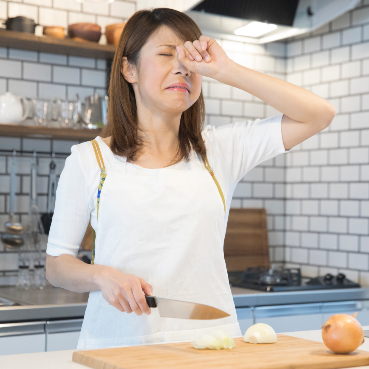  「玉ねぎ」を切っても目がしみなくなる裏ワザ「目が痛くない」「涙が出ない！」 