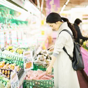 「食費が少ない人」の買い物カゴに入っている“節約野菜”３つ「うちも買おう」「くふうが大事！」