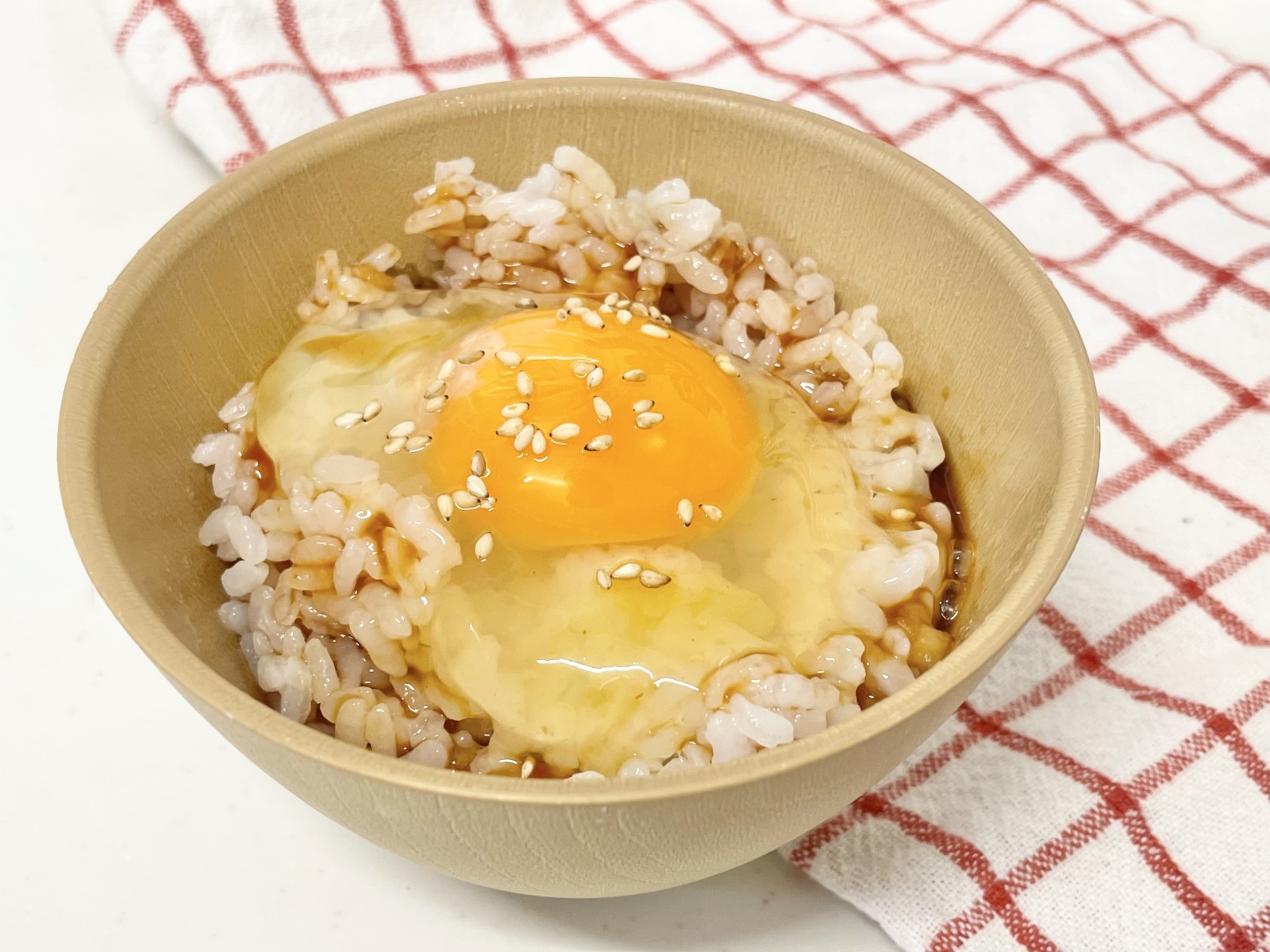 普通の「卵かけご飯」が贅沢な味にレベルアップ！クセになる“調味料の