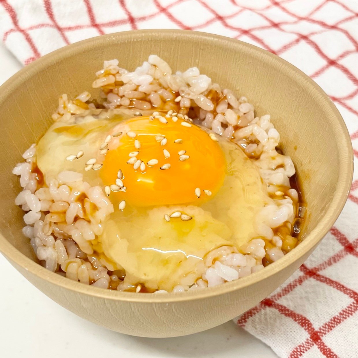  普通の「卵かけご飯」が贅沢な味にレベルアップ！クセになる“調味料の組み合わせ”とは？ 