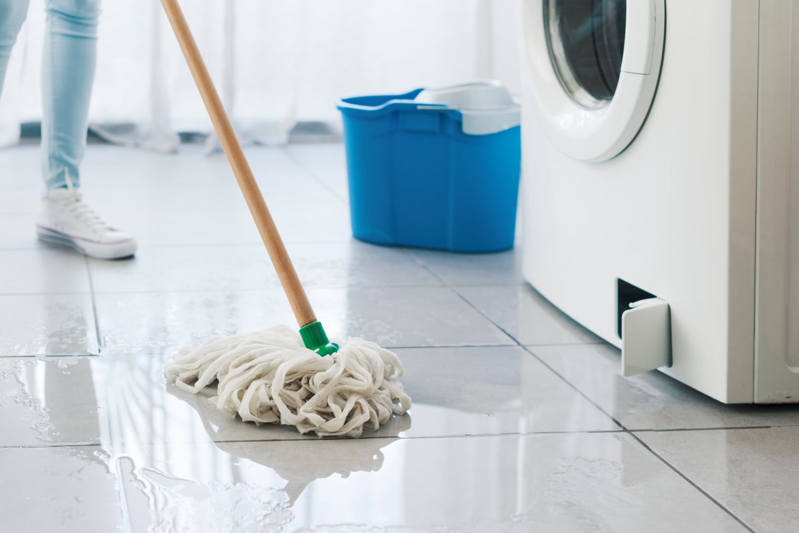 勘違いしてた…。「洗濯機の水栓」を開けっ放しにする“3つのリスク”「常に全開だったわ…」