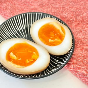 いつもの「味玉」に戻れなくなるかも…。ポリ袋にすべての材料を入れるだけ「味玉」に使う定番調味料とは？