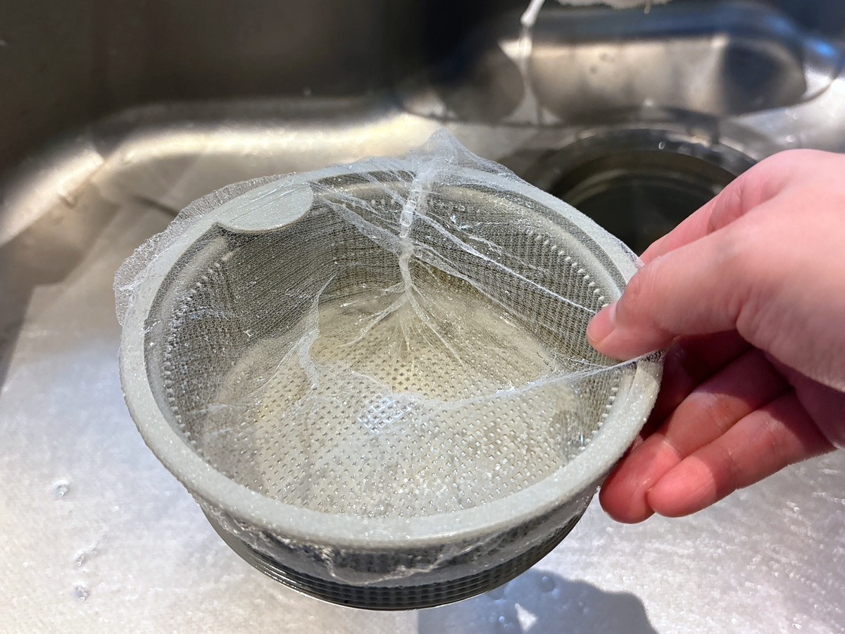 「キッチンまわり」が簡単にピカピカになる“意外な洗剤”→「たった5分の掃除」「ズボラでもできる!」