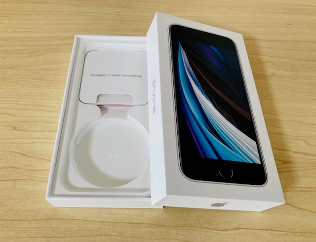 iPhone 空箱5個 イヤホン1個 おまけでsony XPERIAの空箱 眠っ