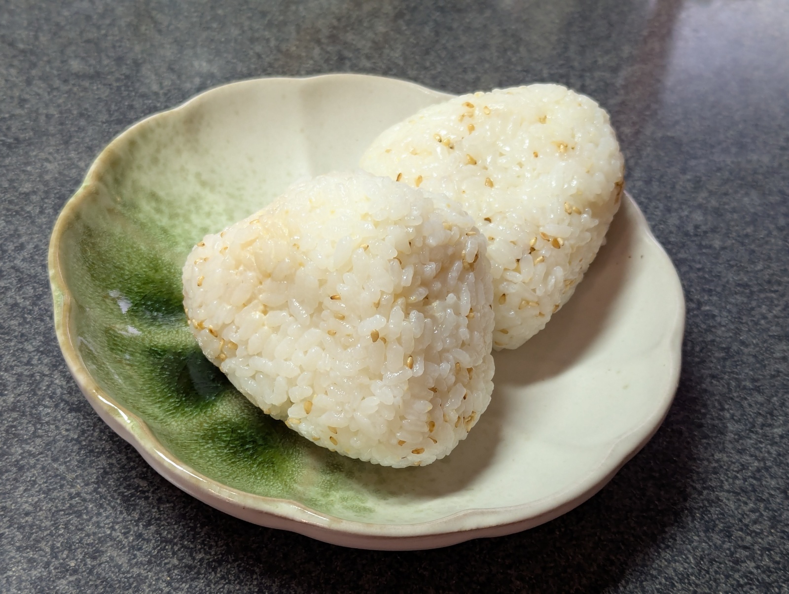 いつもの「ツナマヨおにぎり」がレベルアップ！一緒に混ぜるだけで