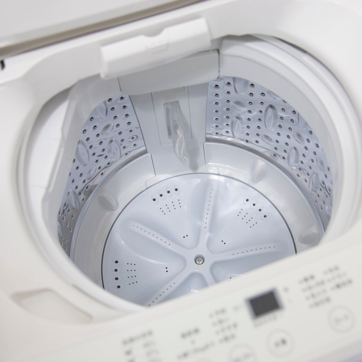  「洗濯機」からガタガタ音がする“6つの原因”「知らなかった」「故障だけじゃないんだ」 