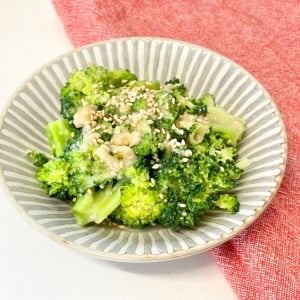 毎日食べたい腸活野菜！ブロッコリーをもっとおいしくする意外な調味料とは？「レンチンで簡単！」