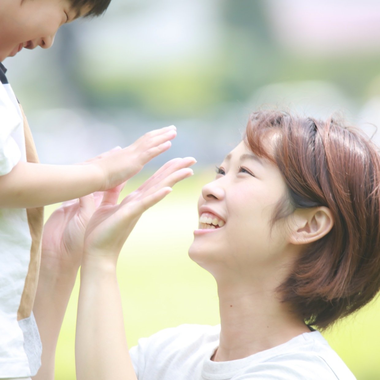  自己肯定感が「高い人」と「低い人」の幼少期の過ごし方“3つの違い” 