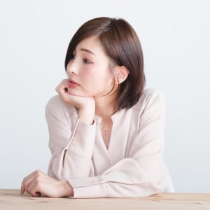 自己肯定感が「高い人」と「低い人」の行動や口癖の“3つの違い”