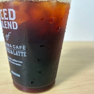 冷たいドリンクの“結露”を取ってくれる意外なものとは？「デスクの濡れ防止」「水滴をしっかりキャッチ」