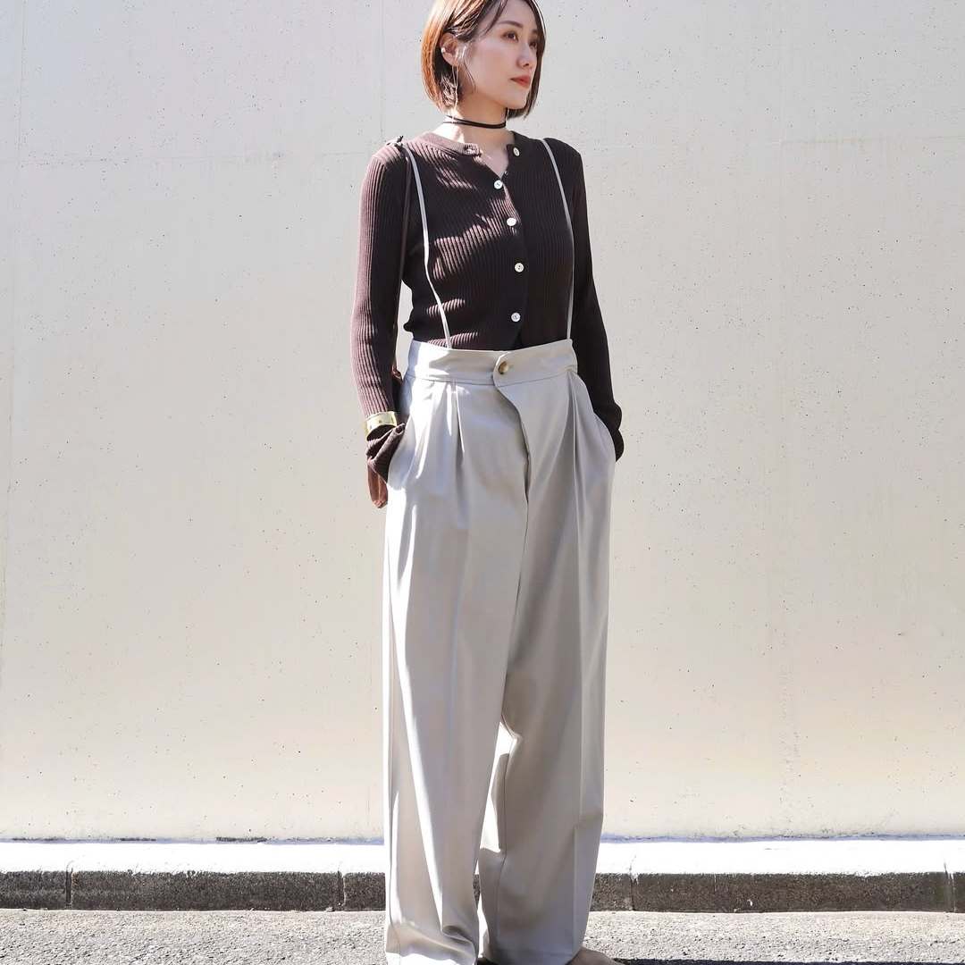  大人女子が着ても子どもっぽくならない！オシャレな人の「サロペット」の着こなし方3選 