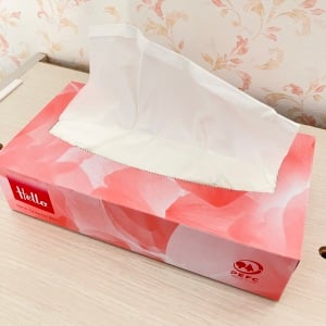 「箱ティッシュ」の1枚目がストレスフリーにとれる裏ワザ「余分に出てこない」「簡単過ぎる…！」