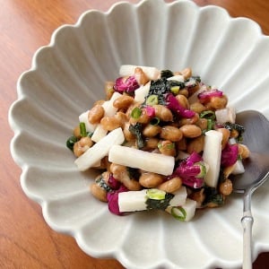 ダイエット中も食事のバランスが重要！「納豆」にいれると体がよろこぶ“低カロリー食材”とは？