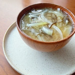 【猛暑に備える3つの夏バテ対策】「みそ汁」に入れたい“さっぱり食材”とは？