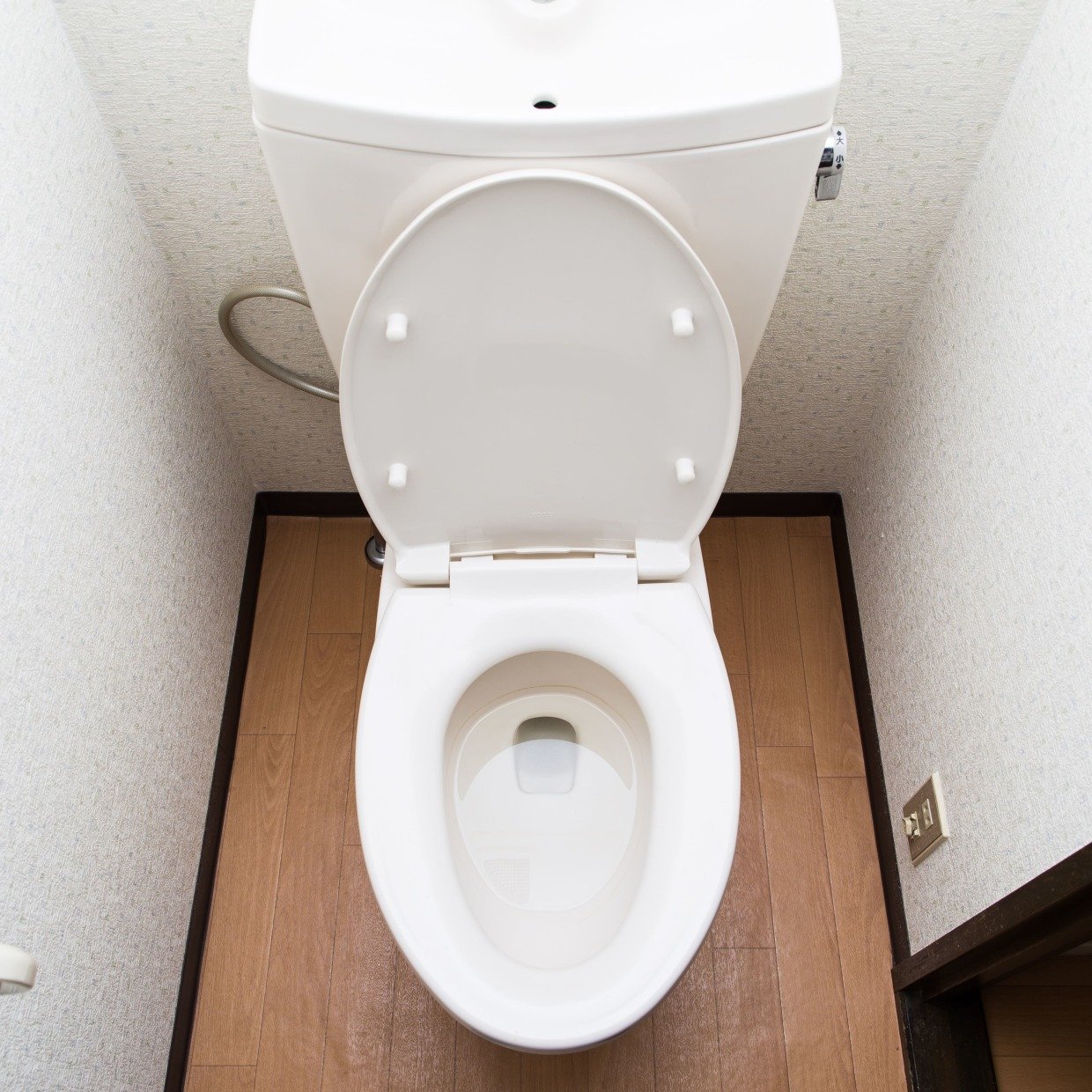  「光熱費が高い人」が無意識にしがちな“トイレのNGな使い方3つ”「設定変えよう」「すぐできる」 