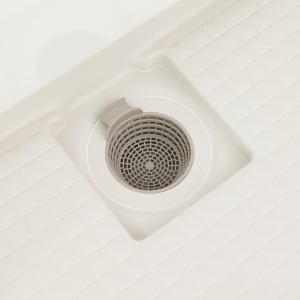 「お風呂場の排水口がきれいな人」のカンタン掃除習慣「続けられる！」「もうヌメらない！」