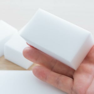 知らなかった…。「メラミンスポンジ」でキレイになる“意外な場所”3つ「洗剤いらずで手軽！」